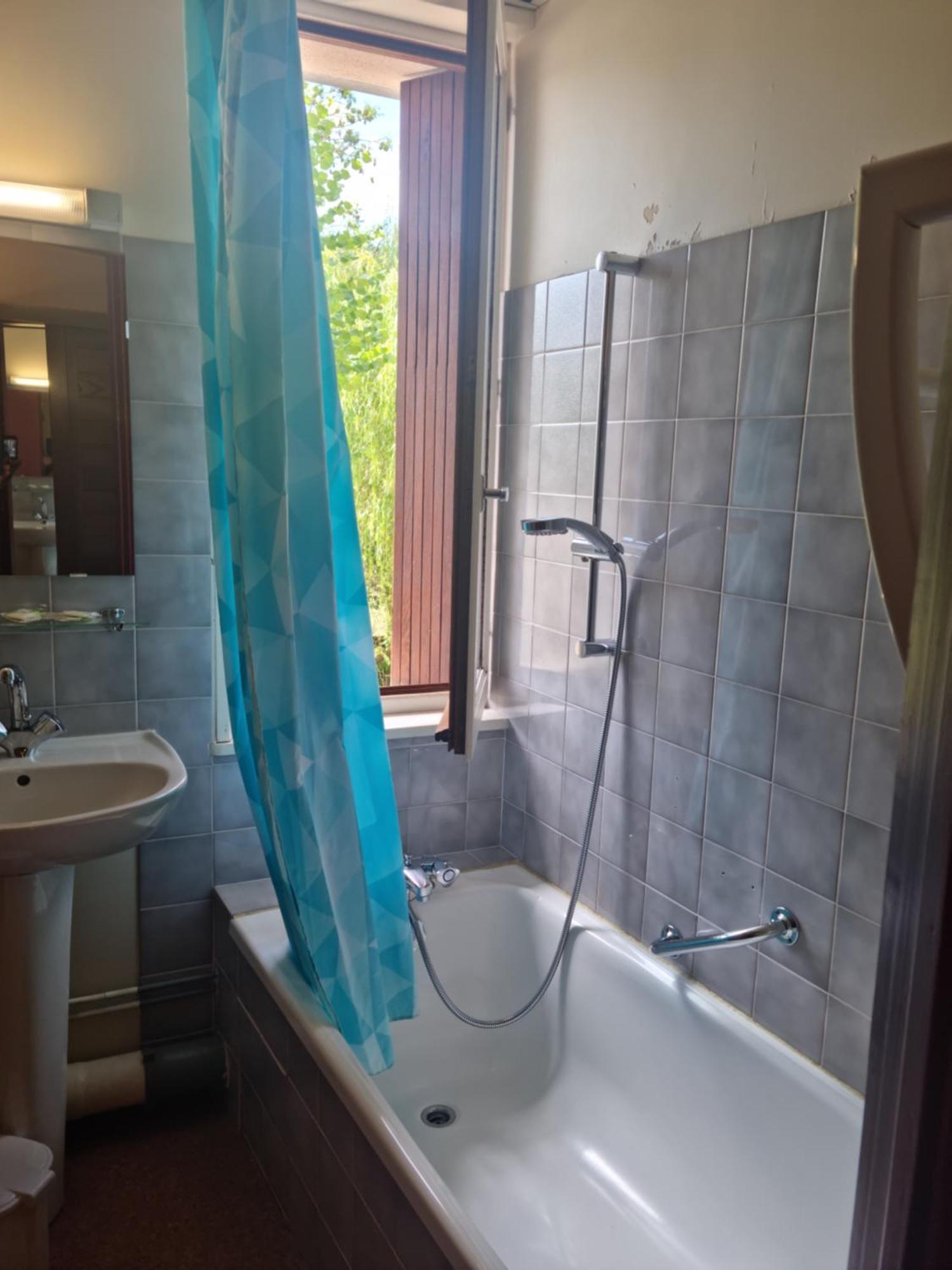 Au Pont De La Gineze Bed & Breakfast Barjac  Ngoại thất bức ảnh