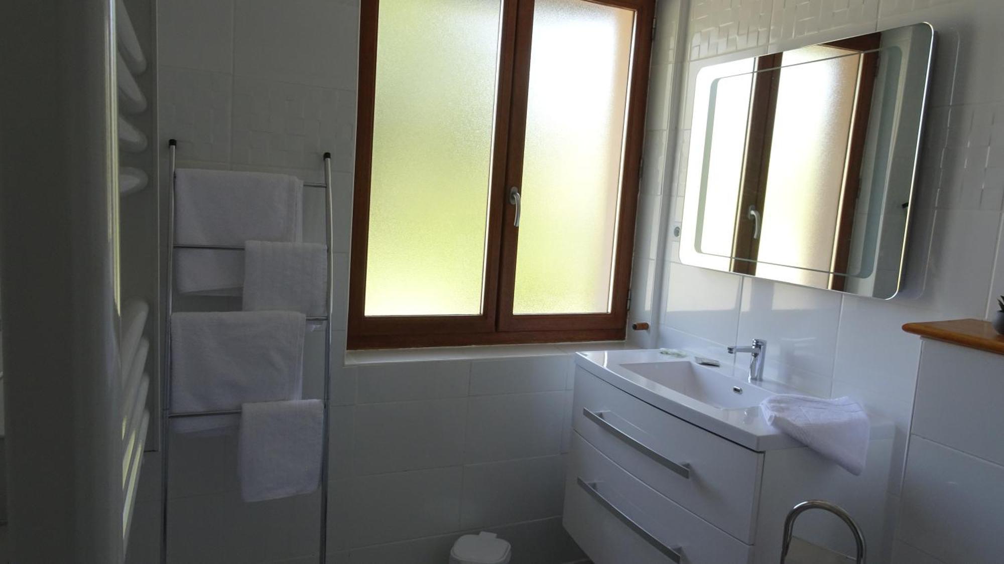 Au Pont De La Gineze Bed & Breakfast Barjac  Ngoại thất bức ảnh